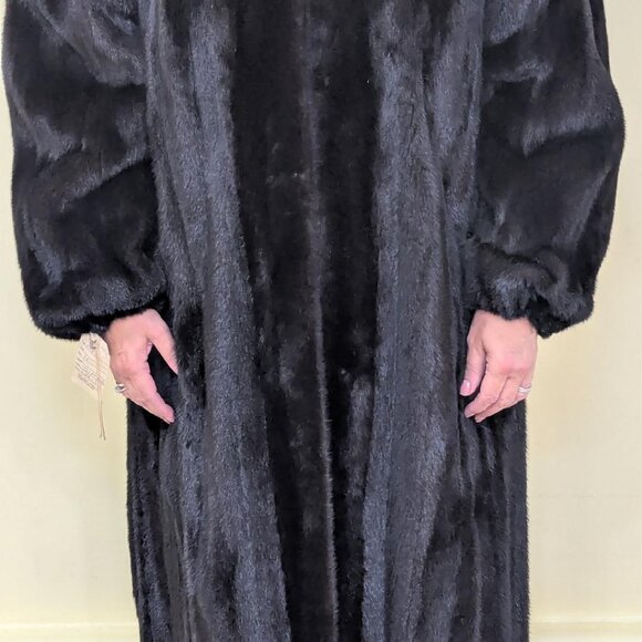 Mink (Blackglama ) Coat - Picture 1 of 4